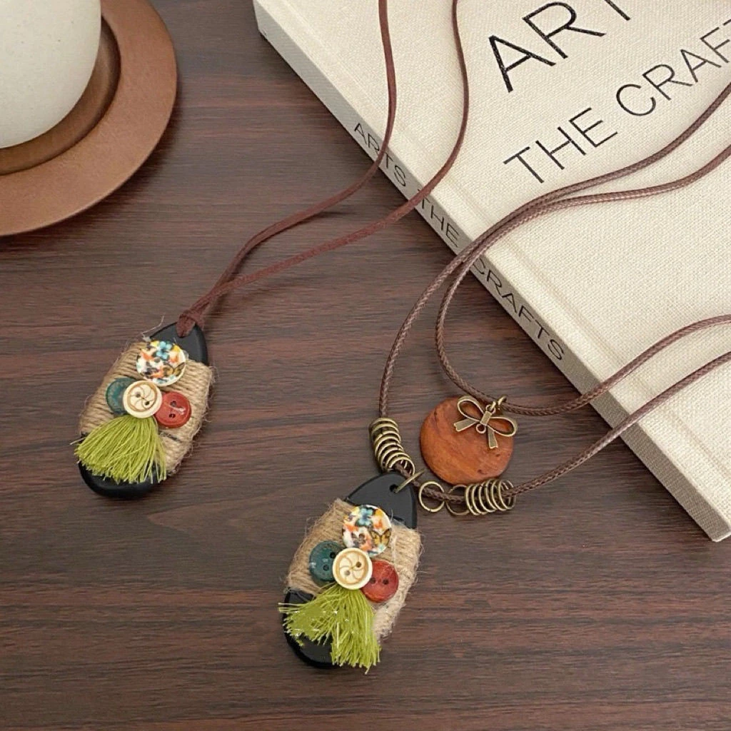 森系复古民族风木质圆牌吊坠项链叠戴古风清冷感毛衣链装饰项链女