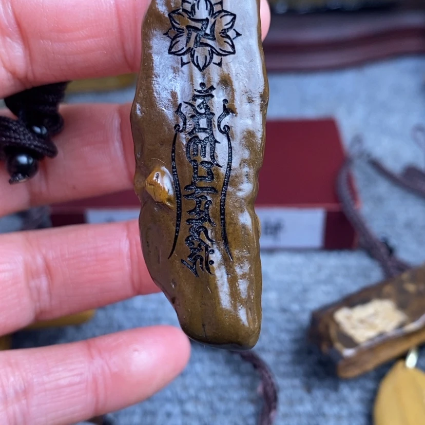 【闪购商品】原石雕刻手把件