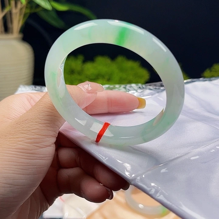翡翠未镶嵌手镯53