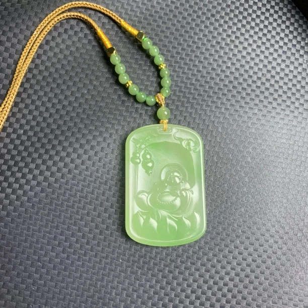精品和田玉翠青佛牌