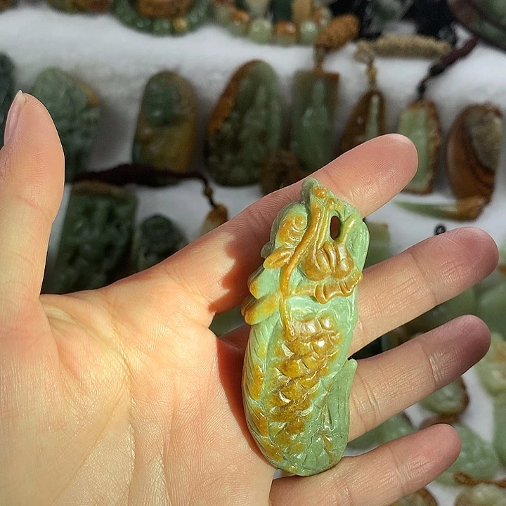 岫岩河磨玉（透闪石质玉）未镶嵌挂件