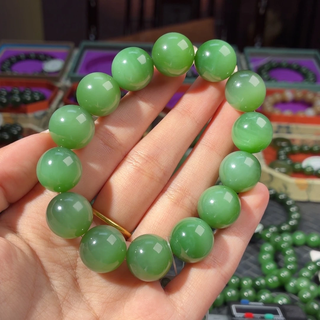 仰***空和田玉（碧玉）未镶嵌手链