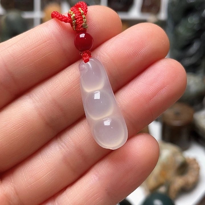 未镶嵌蛇纹石玉挂件