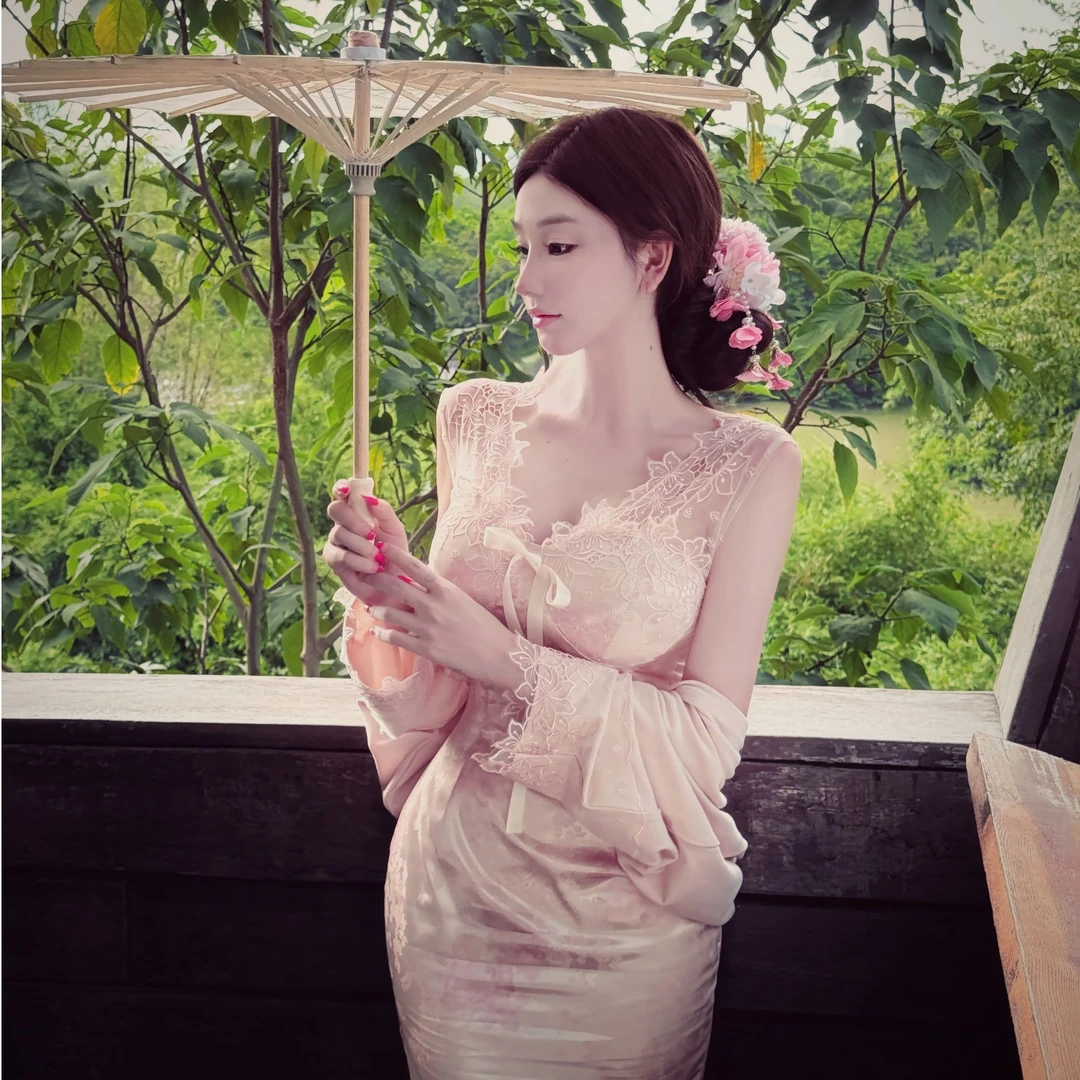 WW定制「桃夭映雪」蕾丝时尚夏季女士显瘦收腰纯欲小众设计感连衣裙