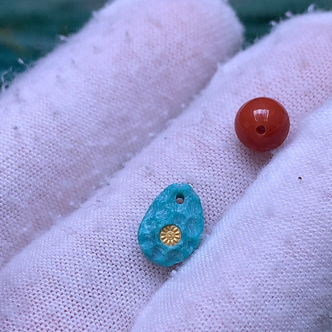 南红玛瑙未镶嵌珠宝奇石
