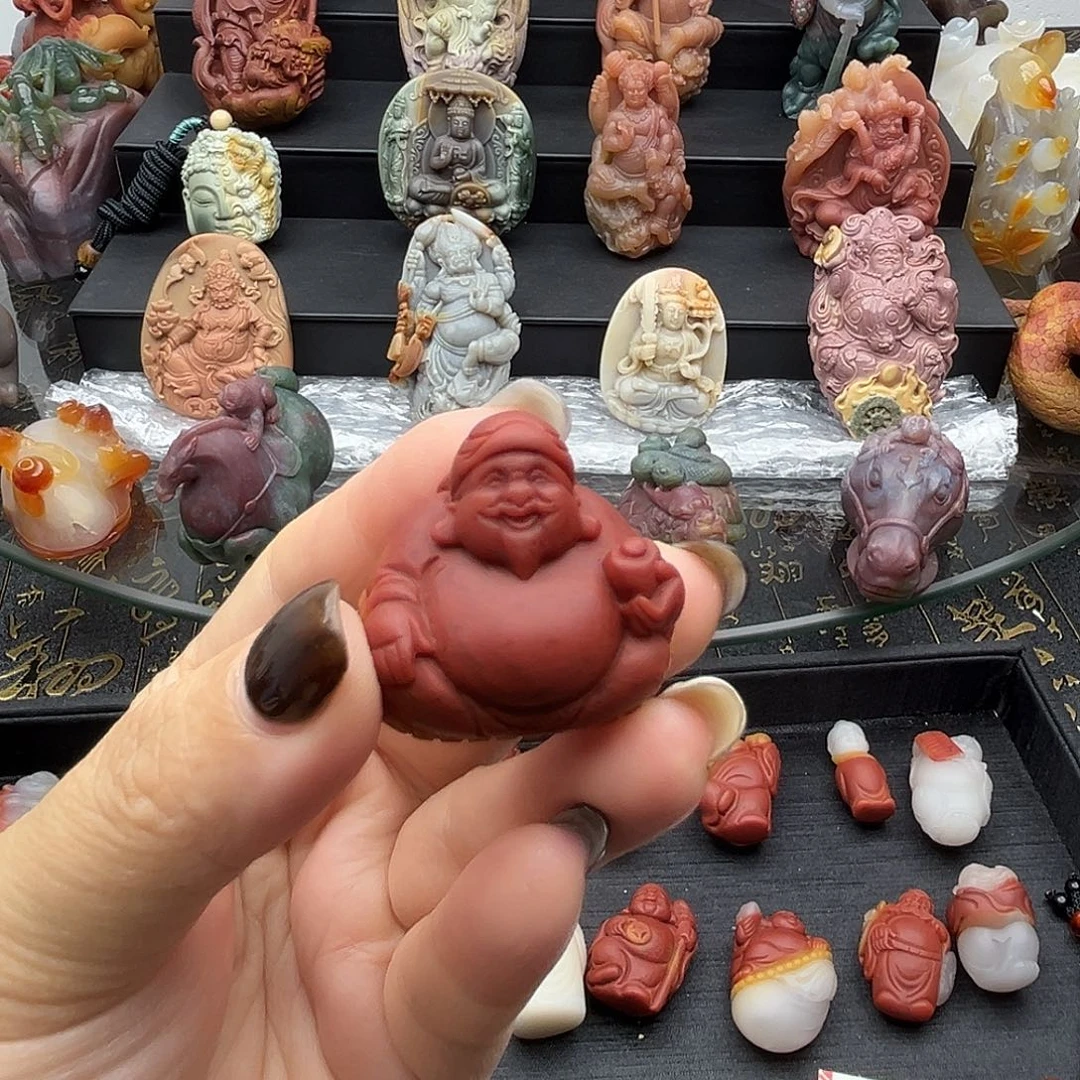 石英质玉未镶嵌颈饰