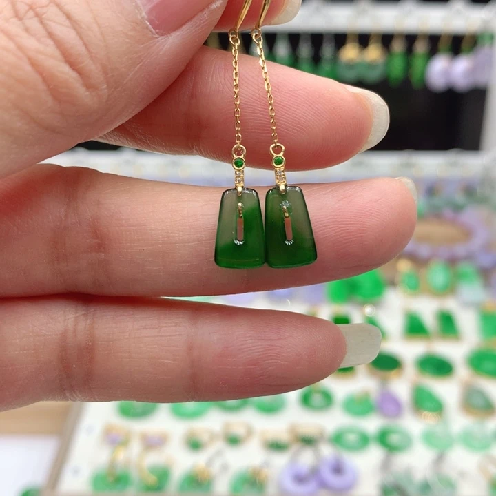 翡翠18K金镶嵌耳饰