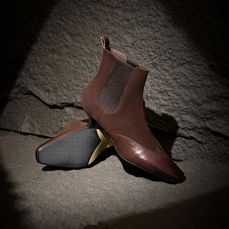 时装靴秋冬英伦风粗跟尖头复古女靴女鞋百搭方头高跟