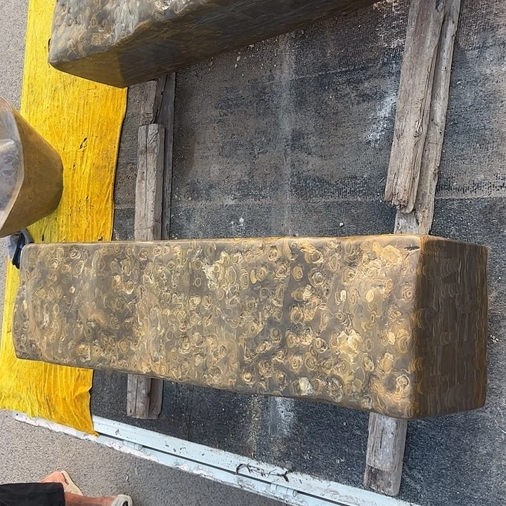 灵璧石金钱石柱一对