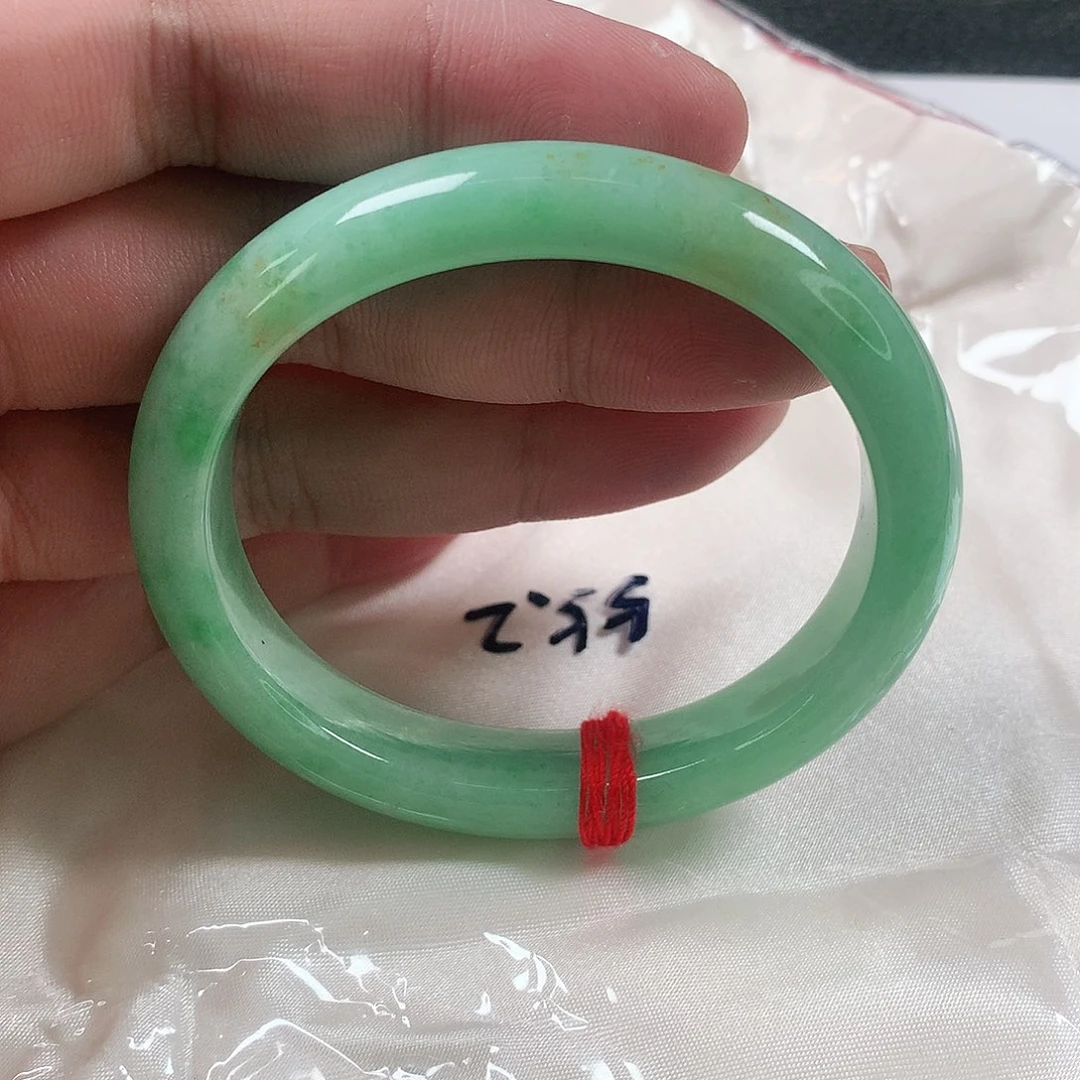 未镶嵌手镯（贵妃镯）翡翠302号