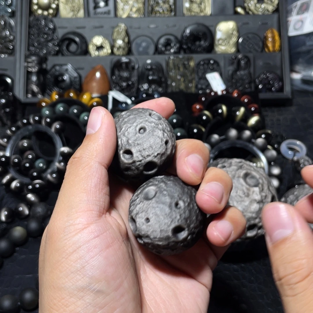 +***9未镶嵌黑曜岩珠宝奇石