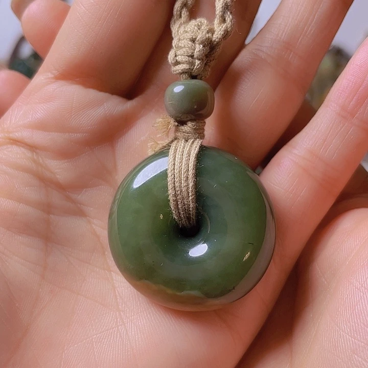 岫岩河磨玉（透闪石质玉）未镶嵌挂件热****住