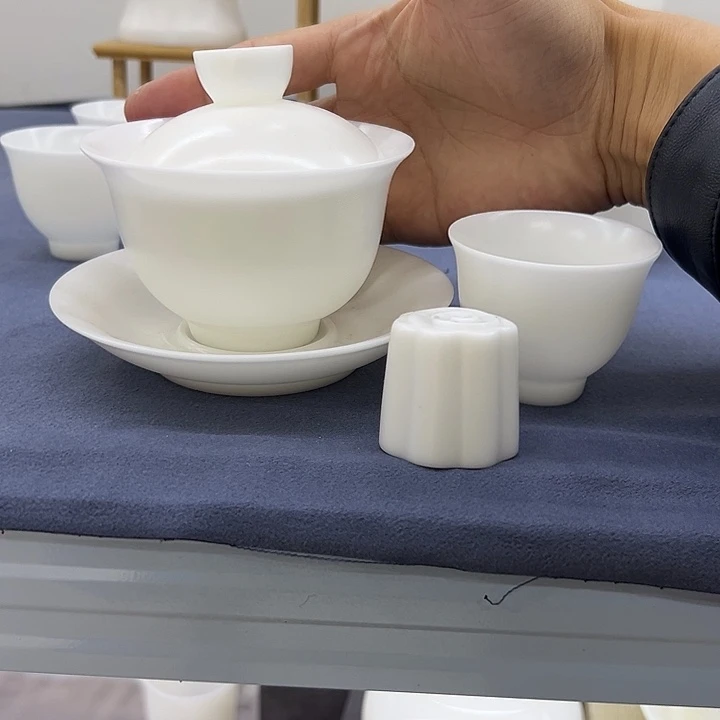 听***音德化冰种玉瓷盖碗