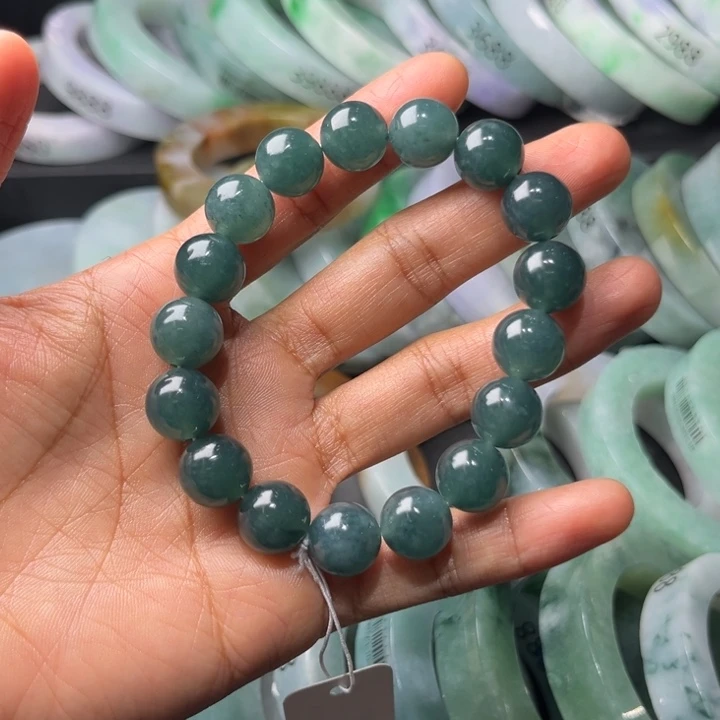 定制翡翠未镶嵌手镯