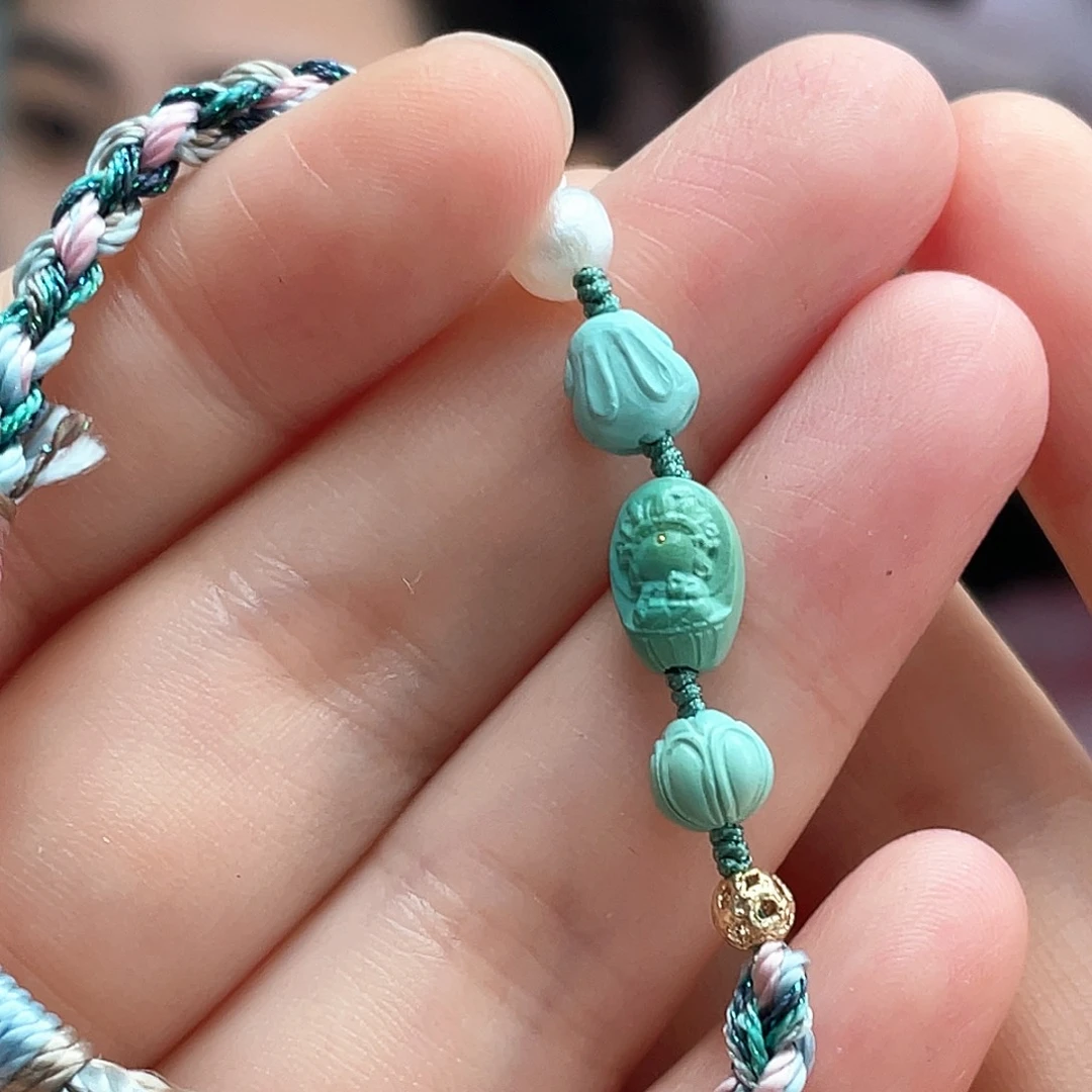 未镶嵌绿松石颈饰