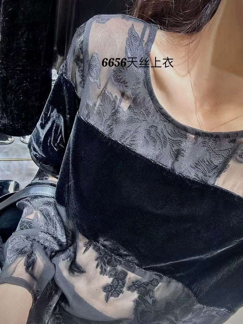 6656圆领网红春夏薄款时尚套头提花丝绒拼接长袖女衫