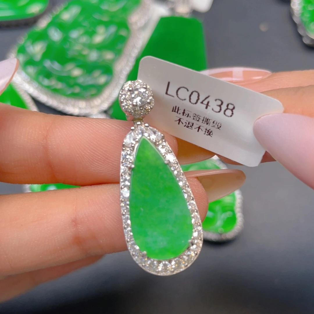 【闪购商品】颈饰银S925镶嵌翡翠翡翠