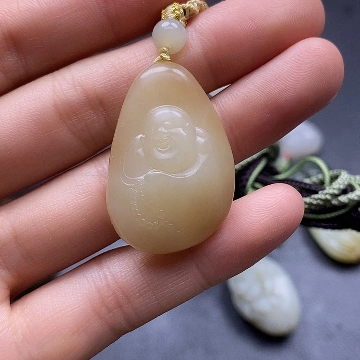 颈饰未镶嵌和田玉猪****祖