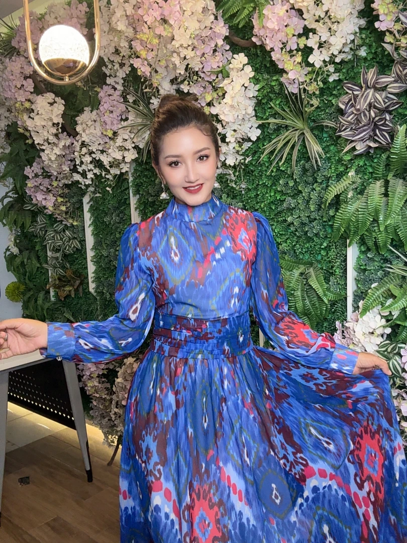 艾特莱斯民族风连衣裙