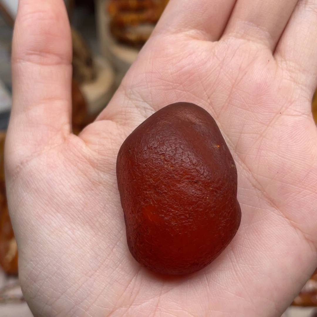 未镶嵌琥珀珠宝奇石