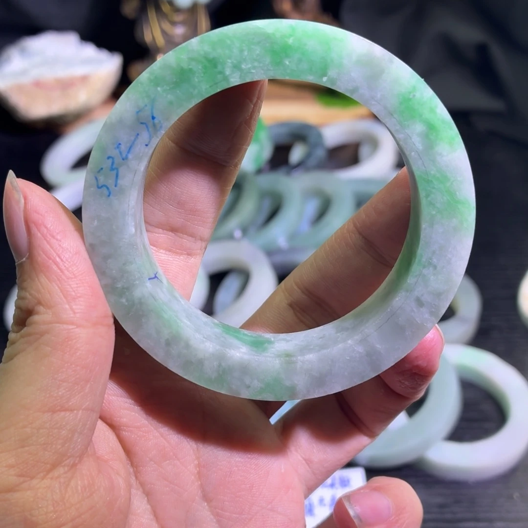 定制翡翠未镶嵌天然翡翠A货毛胚手镯定制