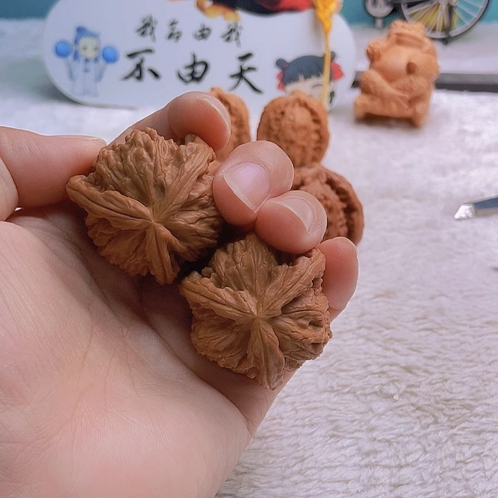 把件文玩核桃多***算三棱