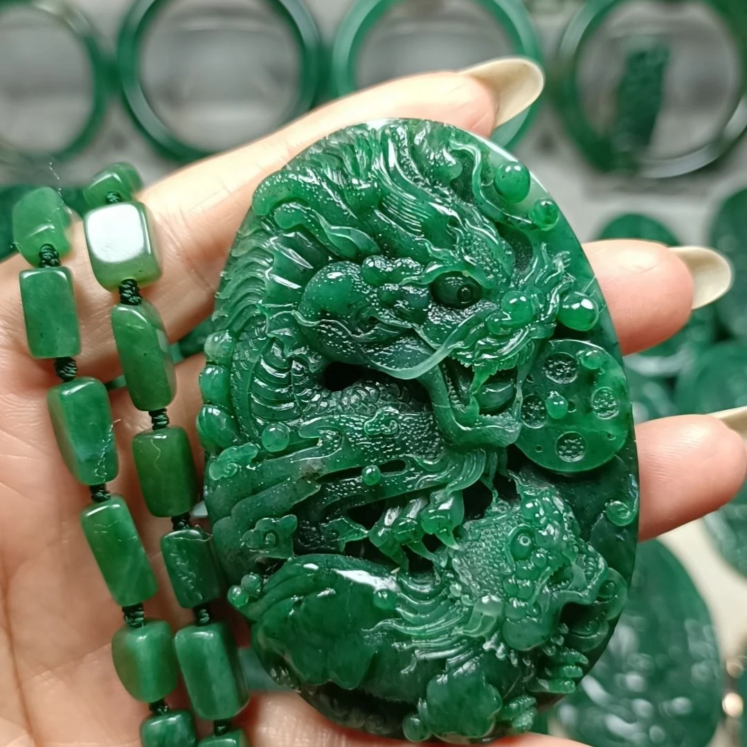 独山玉未镶嵌龙行天下