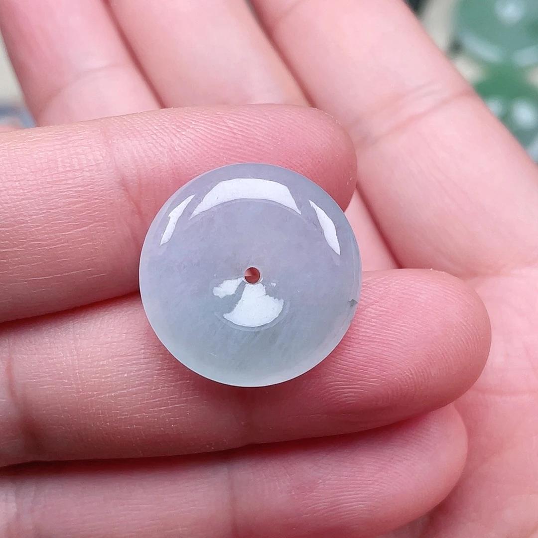 翡翠未镶嵌颈饰平安扣