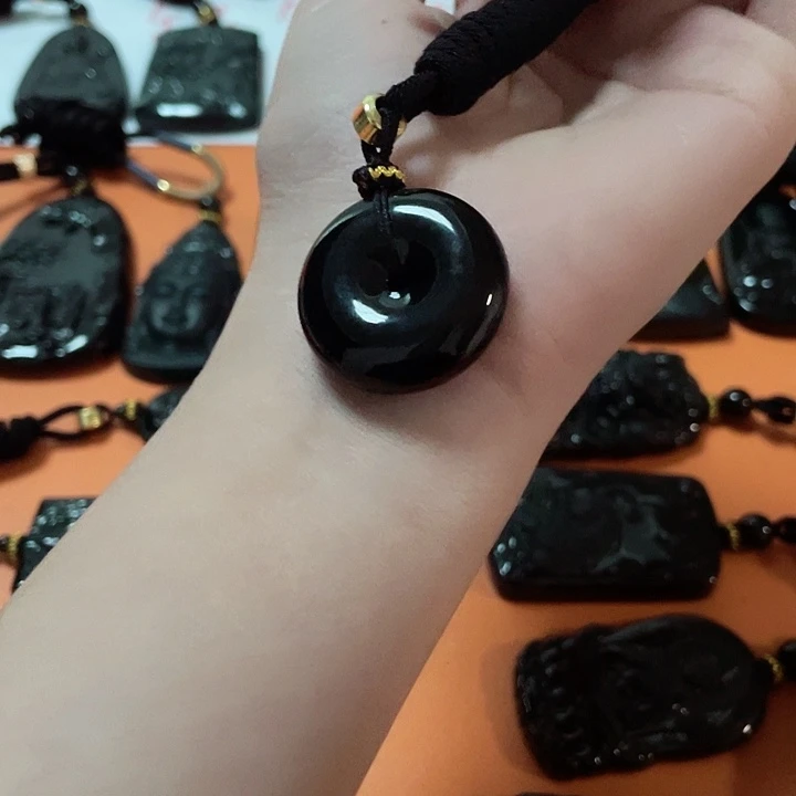 翡翠颈饰未镶嵌0**1翡翠吊坠