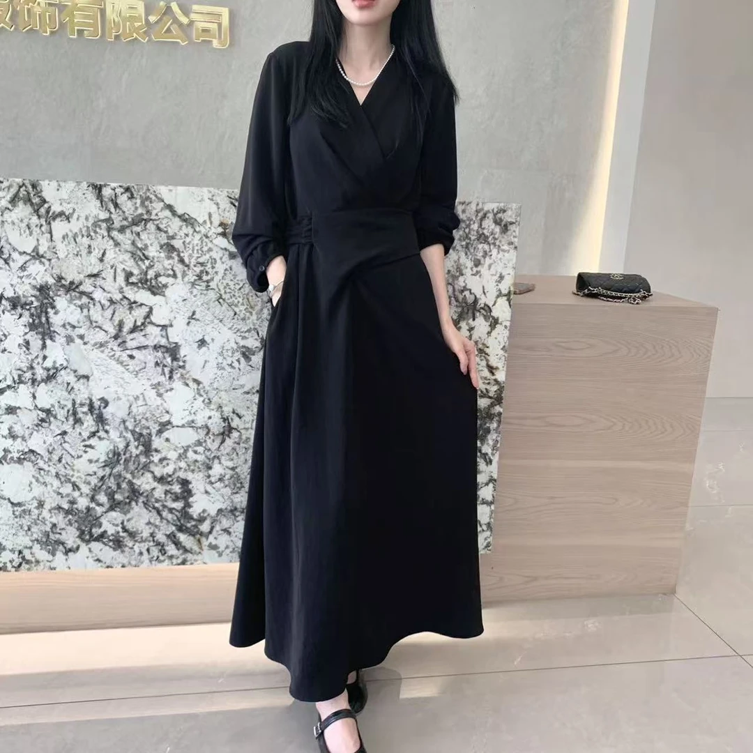 新款法式V领收腰显瘦长袖连衣裙女秋季设计感绑带修身长裙LY005