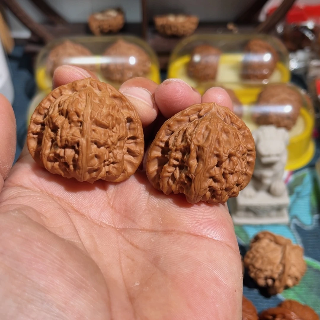 文玩核桃吊坠：*a三角白