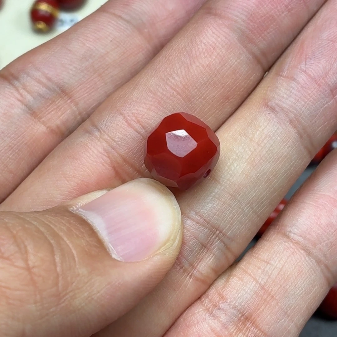 南红玛瑙未镶嵌珠宝奇石