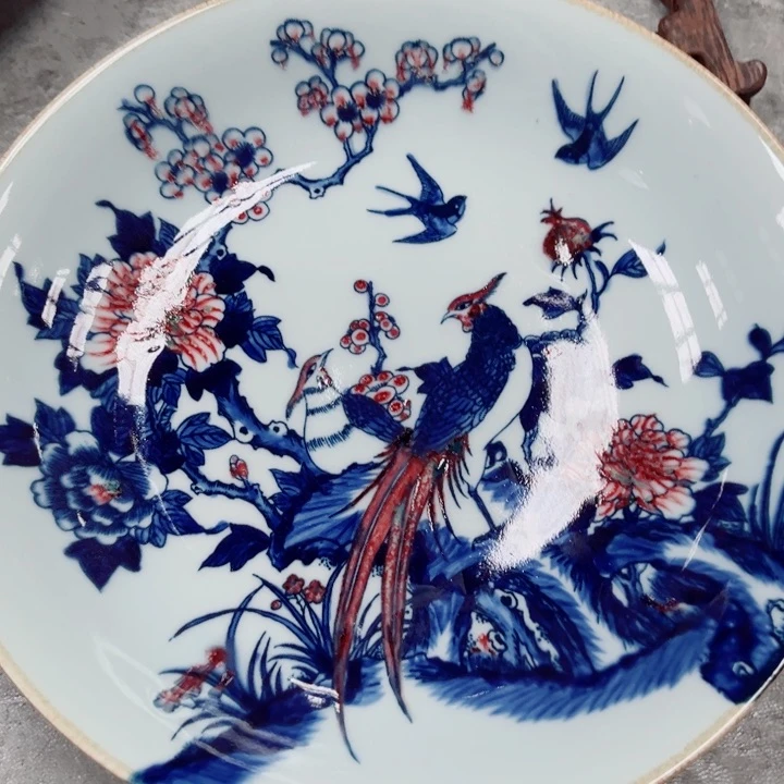 青花玲珑大赏盘牡丹花