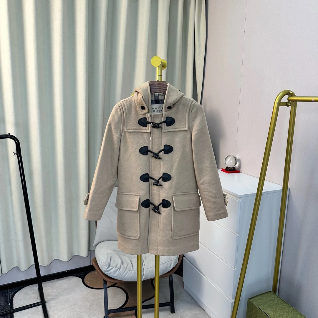 99新 BURBERRY/博柏利 卡其色牛角扣大衣