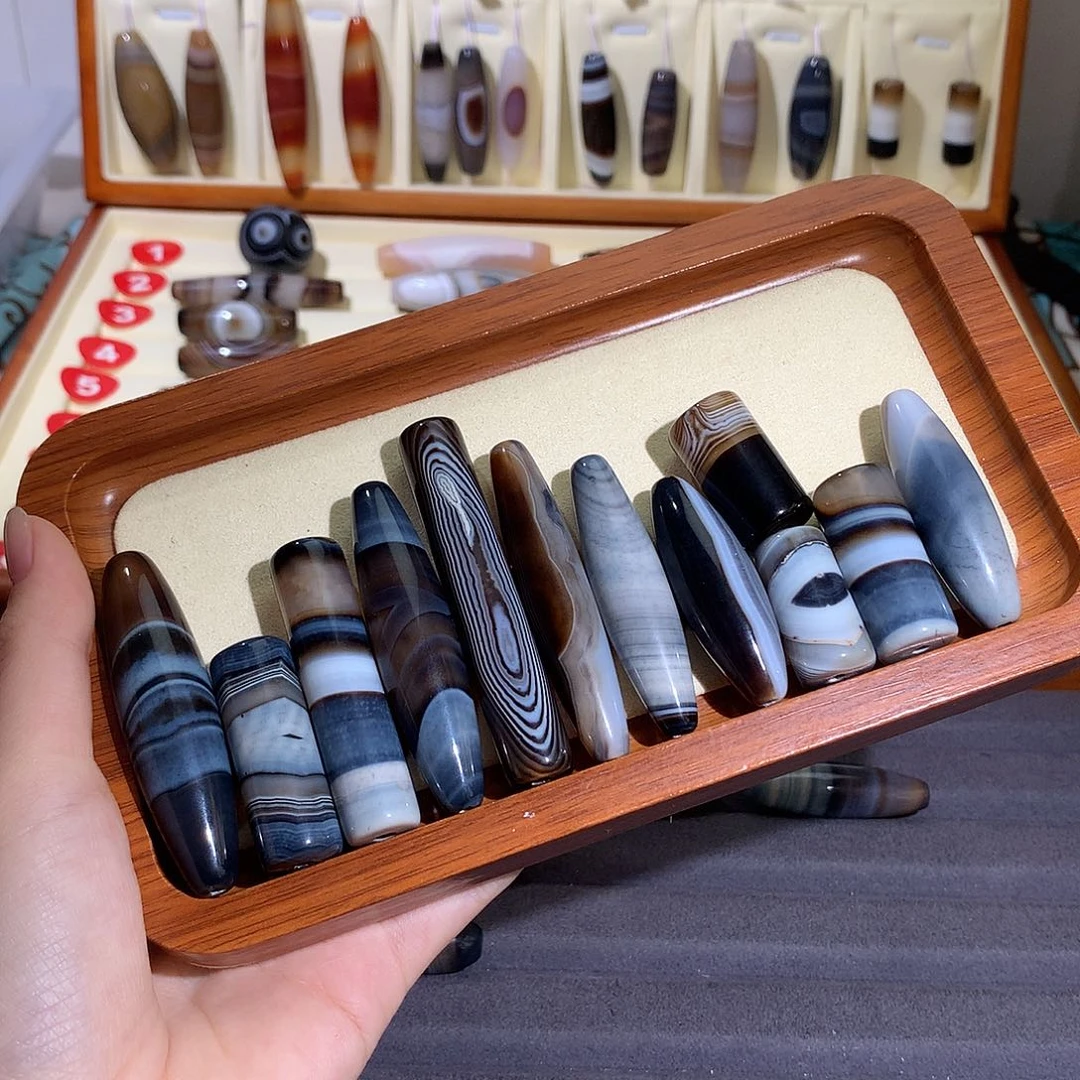 亓***？玛瑙/玉髓未镶嵌颈饰