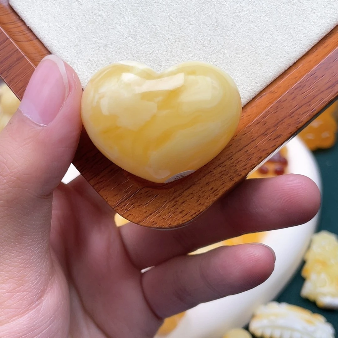 琥珀裸石未镶嵌蜜蜡