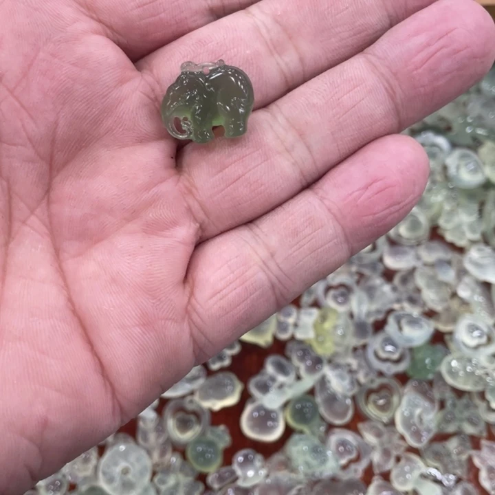 蛇纹石玉合金颈饰