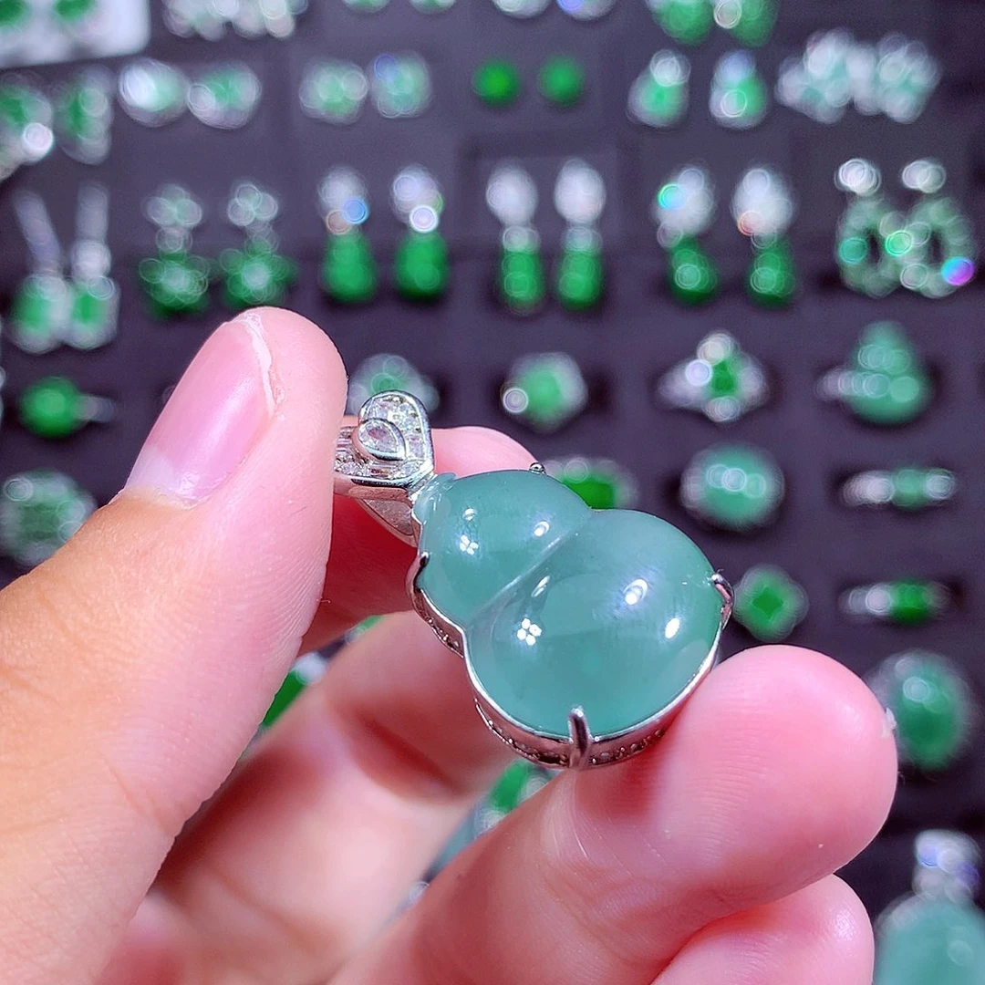 颈饰未镶嵌翡翠天然