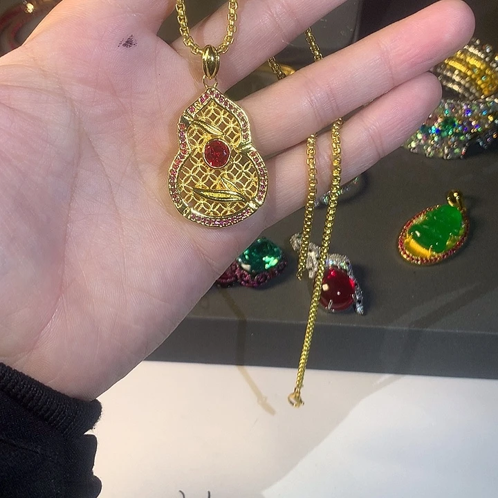 非金属63吊坠。