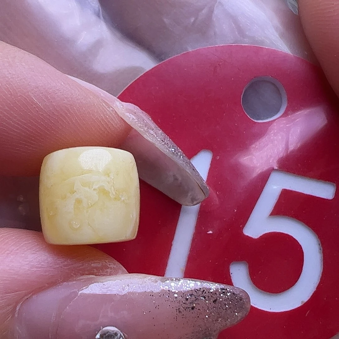 蜜蜡未镶嵌珠宝奇石微花粉9.2mm直切