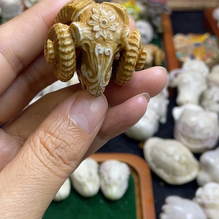 幸***货配饰鹿角雕刻一个出