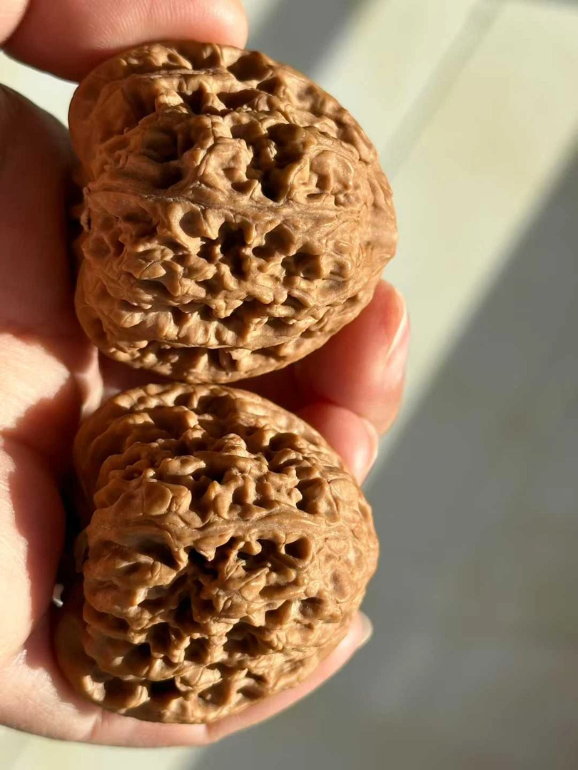 南将石2591号 自然矮三角 端肩大肚 大克重有43克多宽39.4/39.8