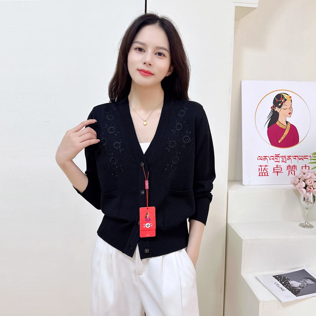 蓝卓梵央冰丝高腰刺绣款不起球女士百搭长袖开衫搭配藏装短款休闲