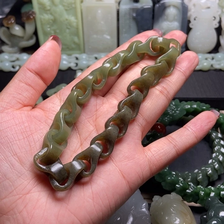 颈饰未镶嵌和田玉柠*