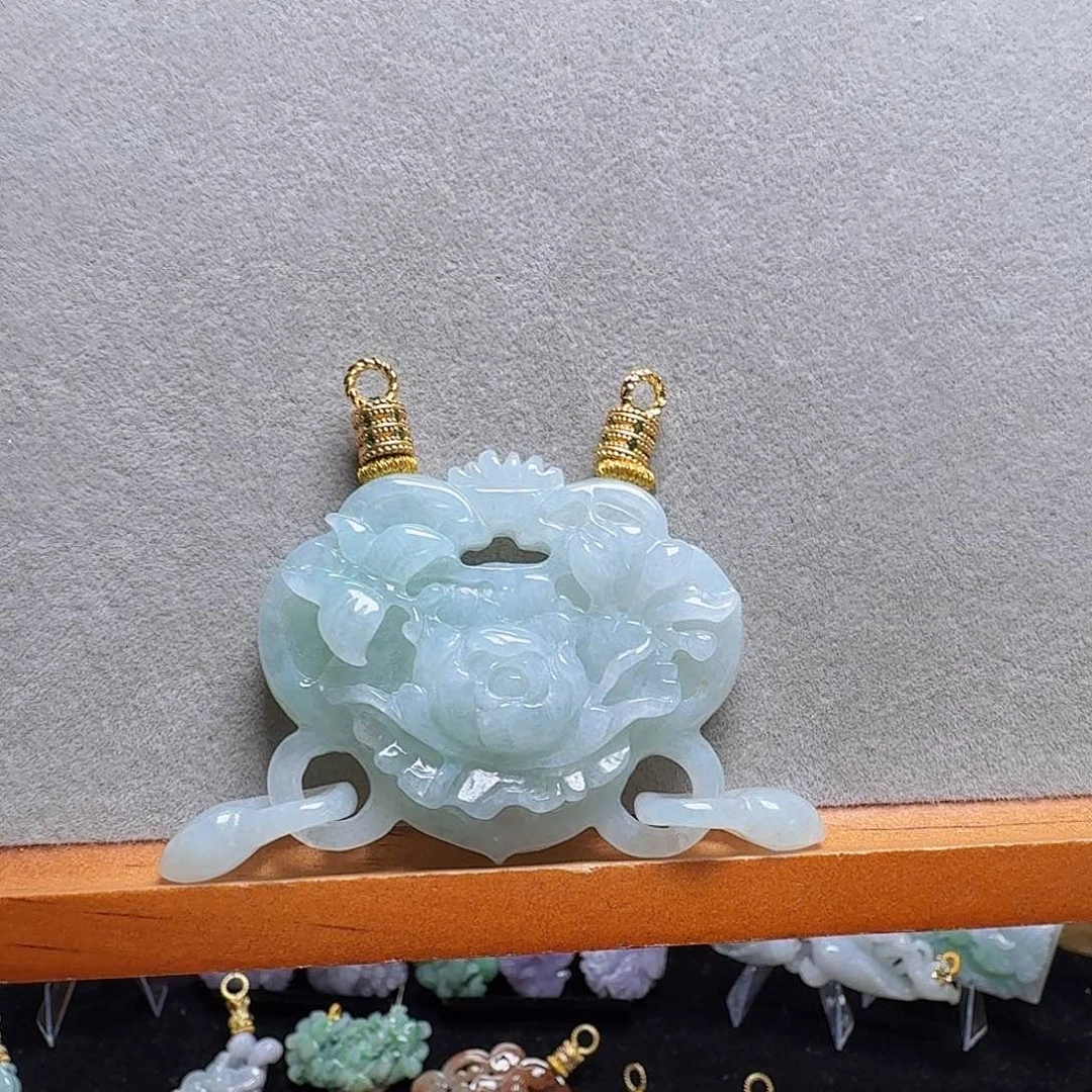 吊坠(赠链)未镶嵌翡翠