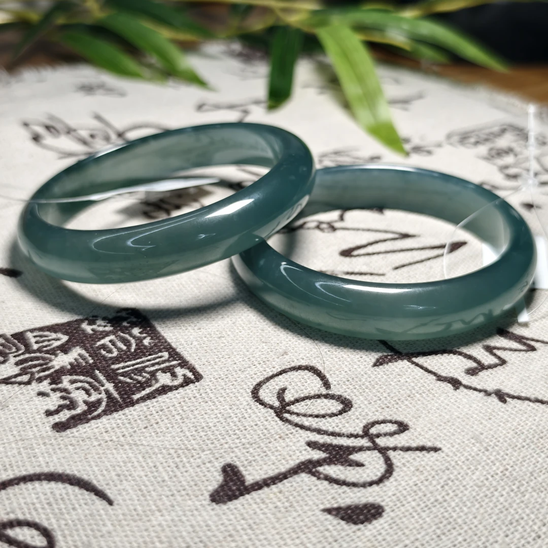 天然翡翠宽条手镯