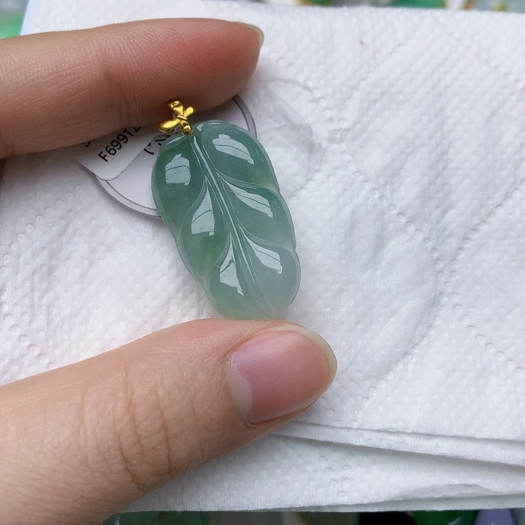 翡翠18K金镶嵌颈饰天然A货翡翠