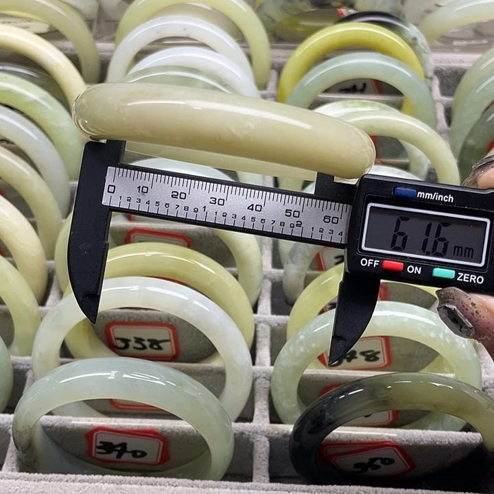 蛇纹石玉未镶嵌手镯351