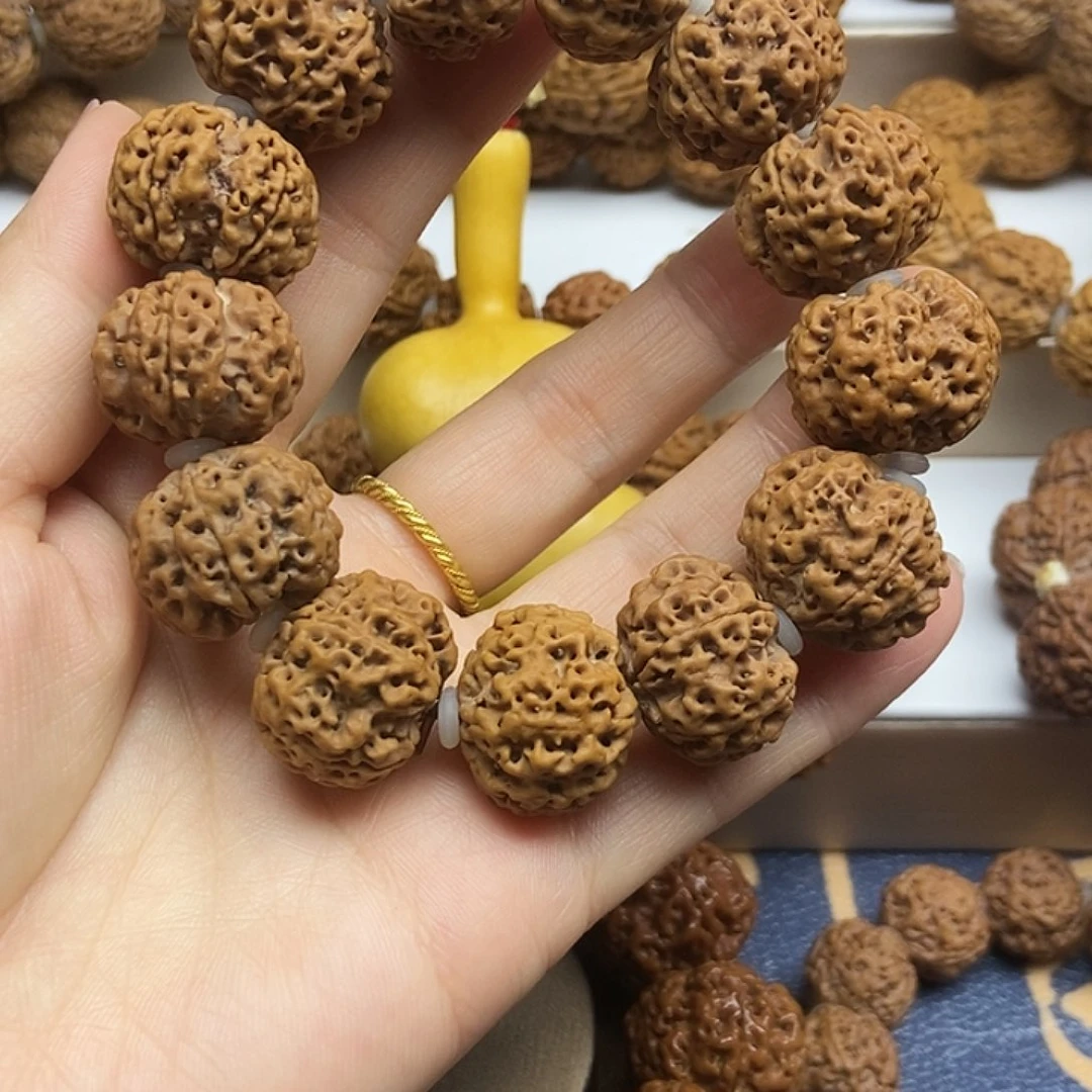 金刚菩提吊坠蜂王梅花