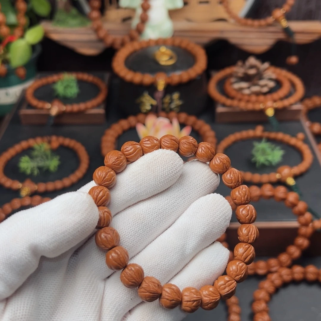 吊坠桃核?****?1.0玉龙脊手串